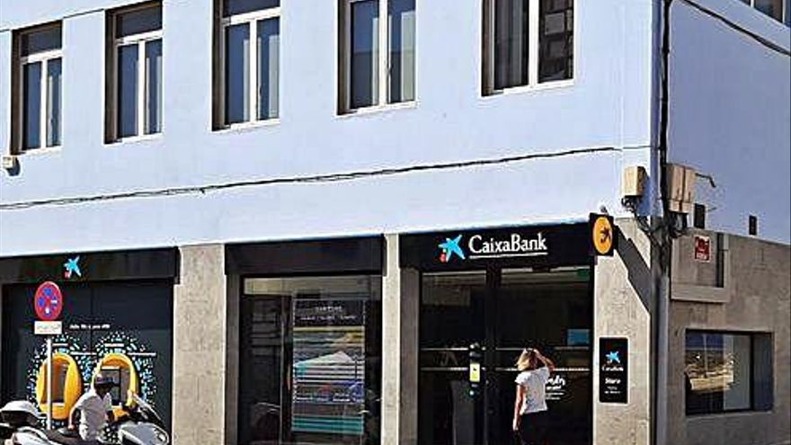Acuario Convocar peor El impacto del ERE histórico que plantea CaixaBank afecta a los empleados  de Fuerteventura - Onda Fuerteventura