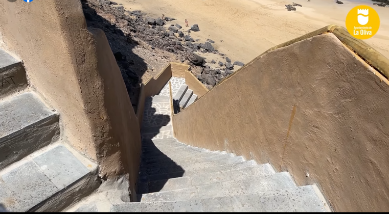 Captura-de-pantalla-259-e1627927721215-761x420 La Playa del Águila vuelve a tener barandilla y escaleras de acceso
