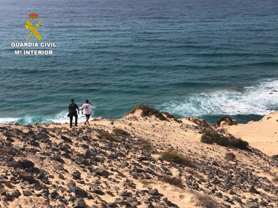 WhatsApp-Image-2021-08-18-at-10.40.39-2-560x420 La Guardia Civil rescata a 2 perros deshidratados en una playa de Fuerteventura