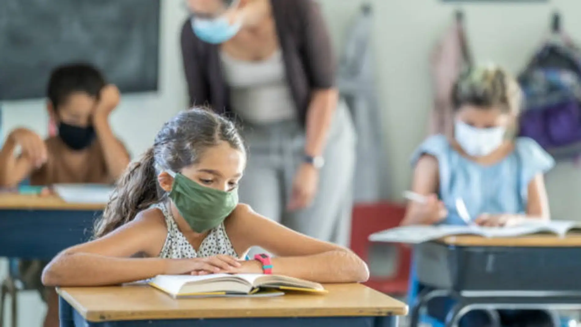 98-1 El tercer curso escolar en pandemia arranca con el 95% del profesorado vacunado