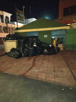 WhatsApp-Image-2021-09-28-at-10.11.29-315x420 Vecinos de Corralejo molestos por la falta de limpieza