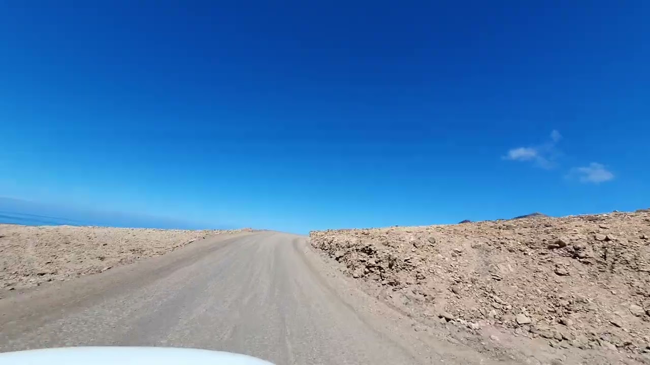 Driver injured after falling into a ravine on the dirt road to Punta de Jandía.