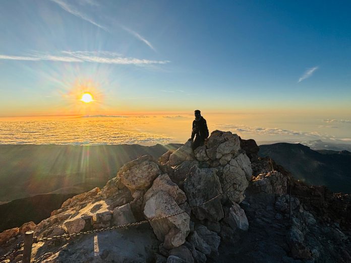 Armando Marco Placeres, el internacional y destacado alpinista de Antigua sube la cumbre del Teide (7)