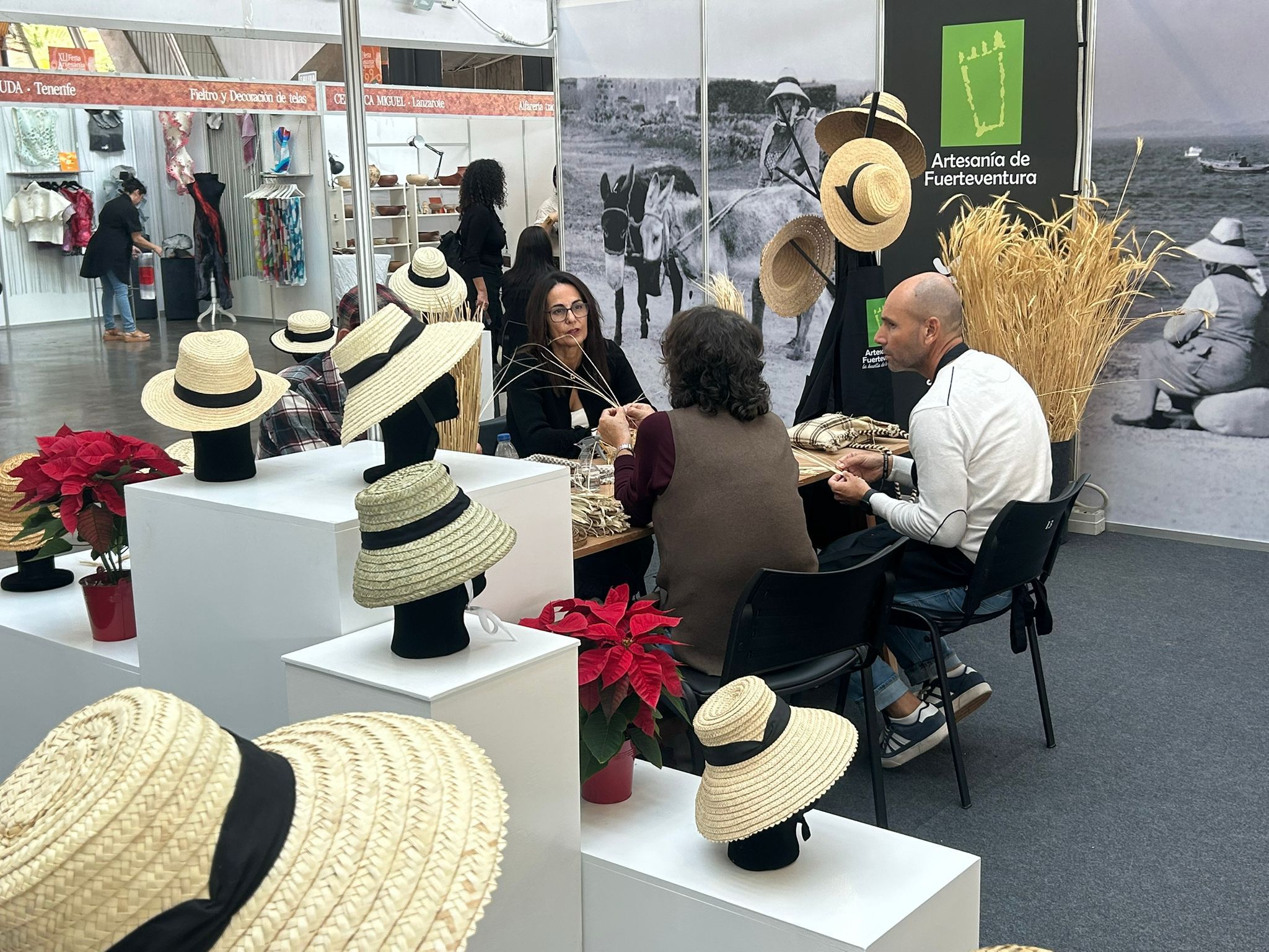 El Cabildo Showcases Traditional Hat-making at the Canary Islands Craft Fair