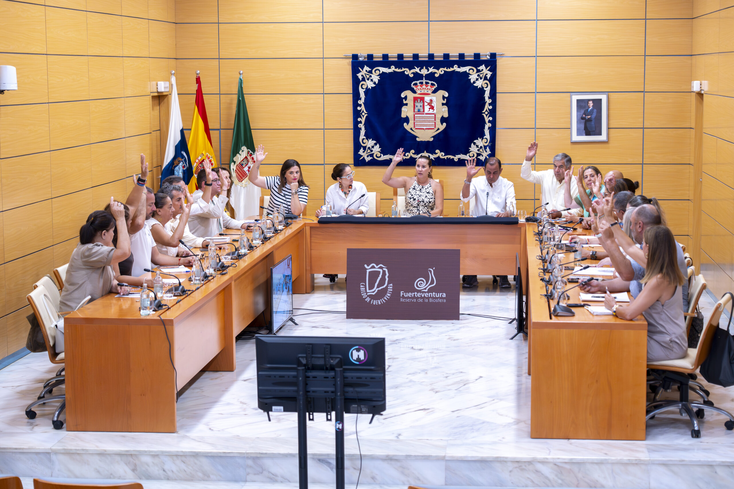 The Cabildo allocates over 10 million euros to strengthen essential areas such as social fabric and support for young people. The Cabildo allocates over 10 million euros to strengthen essential areas such as social fabric and support for young people.
